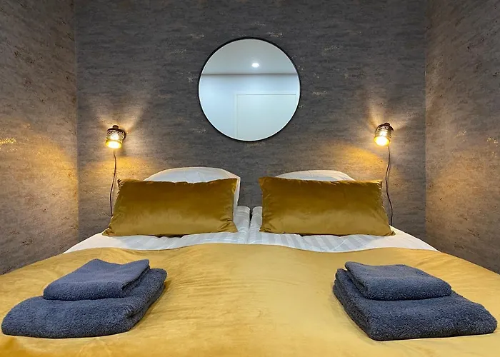 City Home Alvari, Free Parking, Air Conditioning